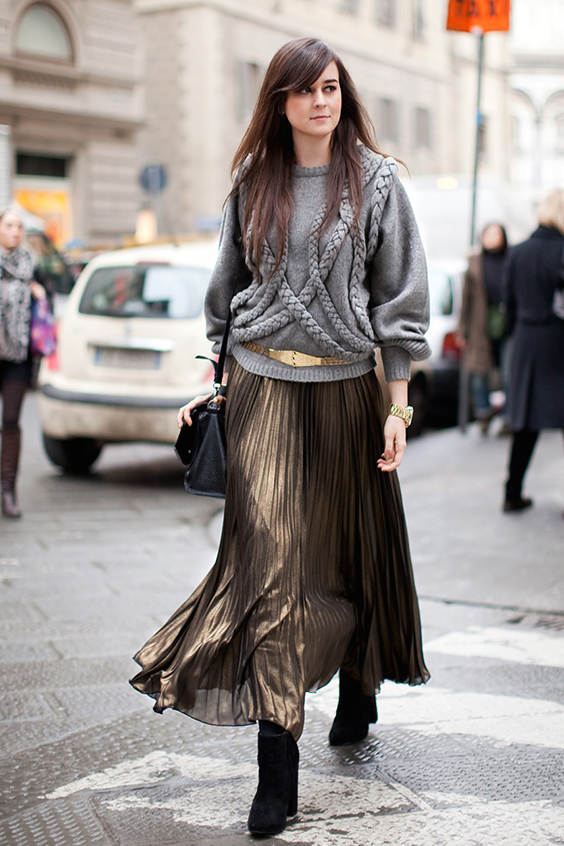 Gold pleat skirt | more on www.ladymelbourne.com.au