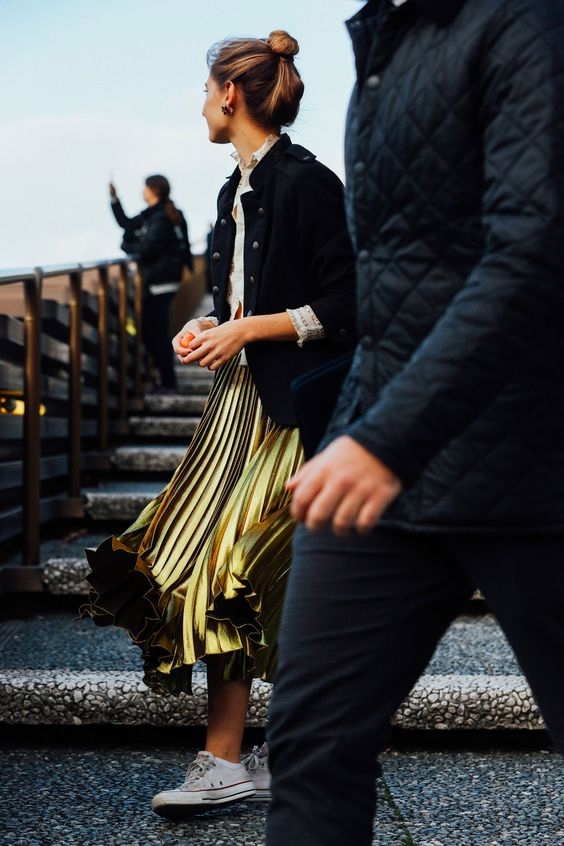 Gold pleat skirt | more on www.ladymelbourne.com.au