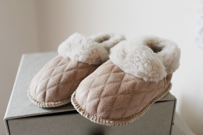 Sheepskin slippers from luxury children's brand Pappe | more on www.ladymelbourne.com.au