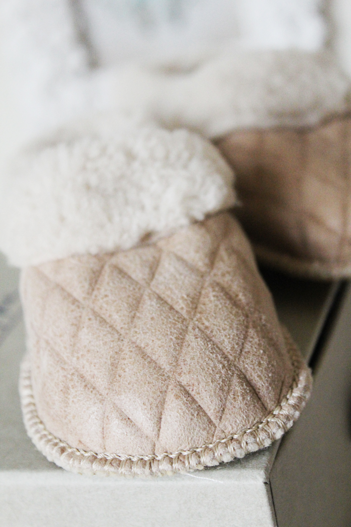 Sheepskin slippers from luxury children's brand Pappe | more on www.ladymelbourne.com.au