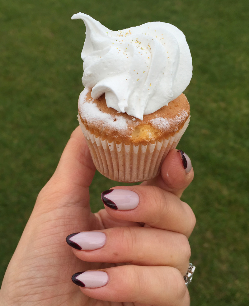 Marshmallow cupcake