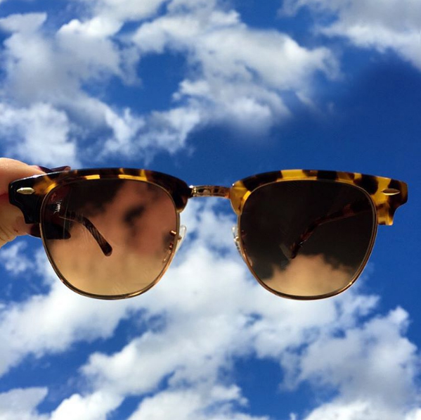Sunglasses with bright sunshine | more on www.ladymelbourne.com.au