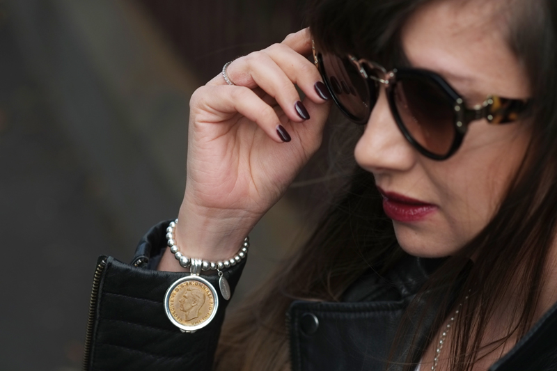 Silver coin bracelet with Prada sunglasses | more on www.ladymelbourne.com.au