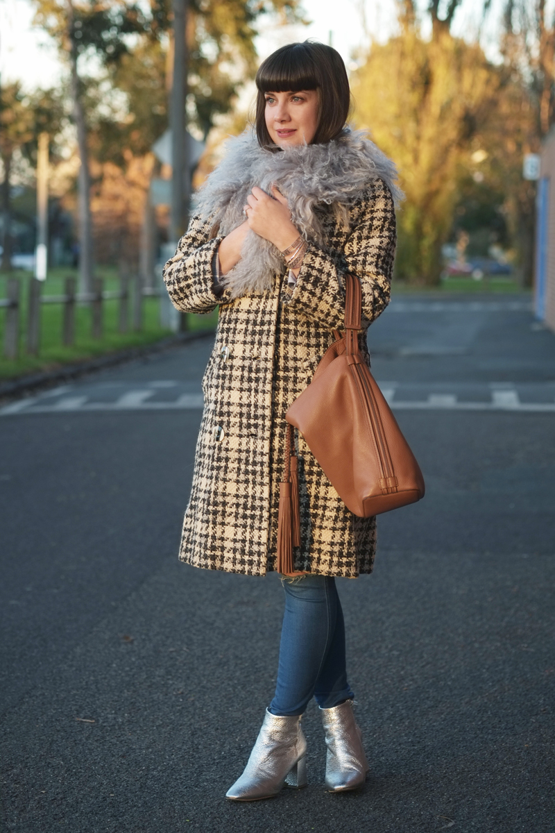 A vintage winter coat with luxe accessories | more on www.ladymelbourne.com.au