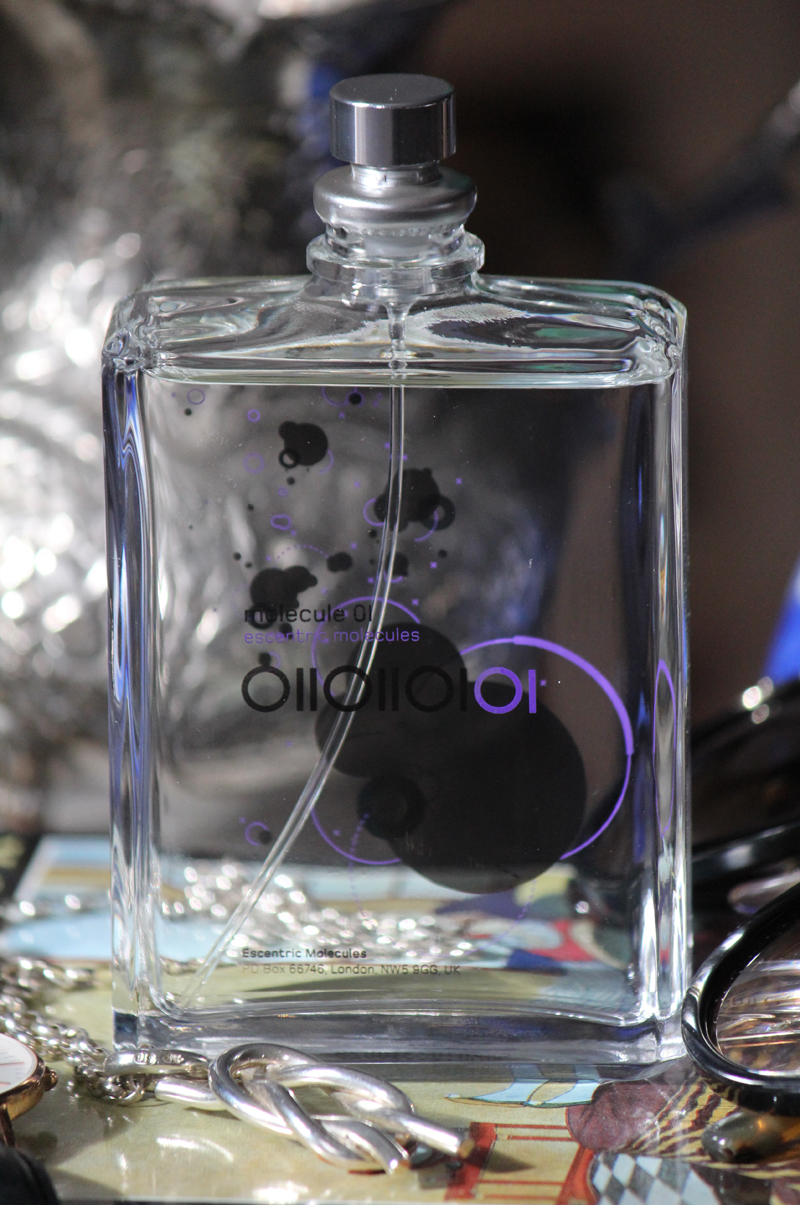 Escentric Molecule 01 Perfume