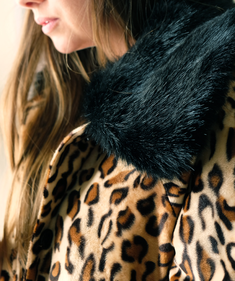 Leopard Jacket with faux fur collar