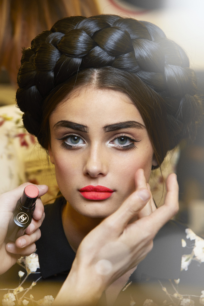 CHANEL CRUISE 2015/16 COLLECTION BACKSTAGE BEAUTY PICTURES