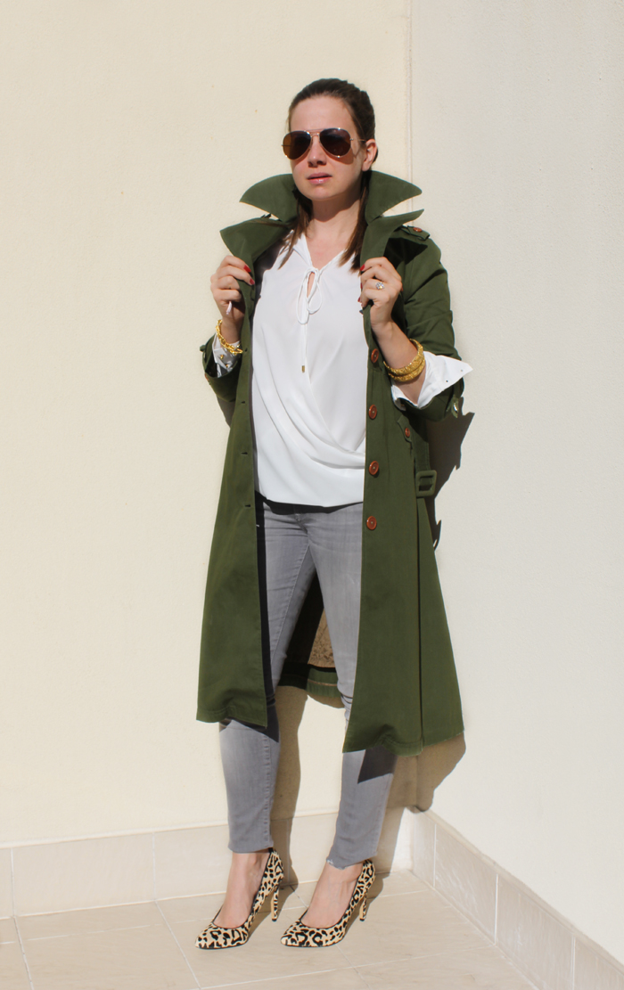 Olive green trench coat, more on | www.ladymelbourne.com.au