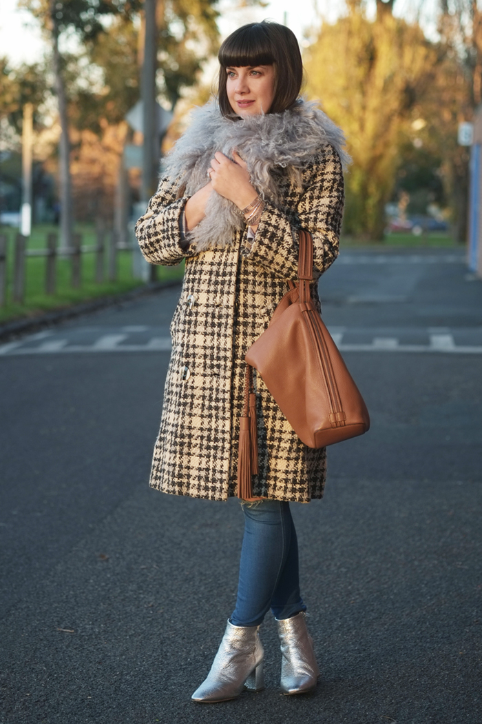 A vintage winter coat with luxe accessories | more on www.ladymelbourne.com.au